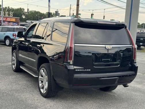 2020 Cadillac Escalade Luxury