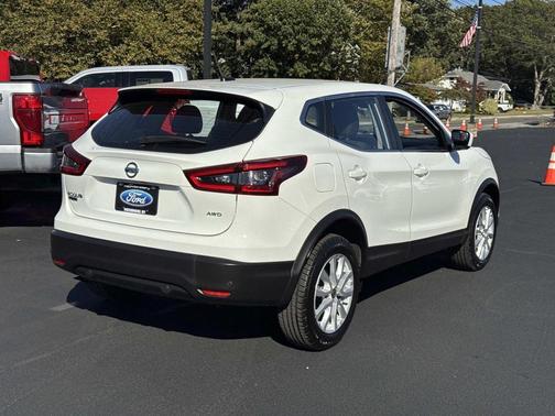 2022 Nissan Rogue Sport S