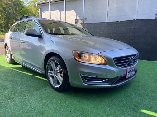 Bright Silver Metallic 2015 Volvo V60 T5 Platinum