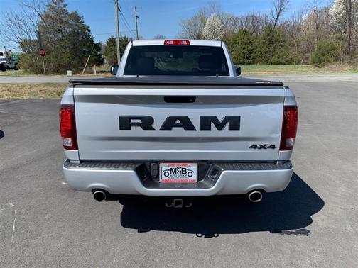 2017 RAM 1500 Night Regular Cab 4x4 6'4' Box