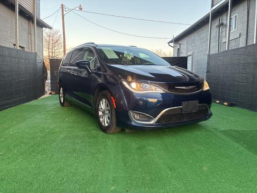 Jazz Blue Pearlcoat 2017 Chrysler Pacifica Touring-L