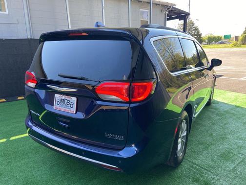 Jazz Blue Pearlcoat 2017 Chrysler Pacifica Touring-L