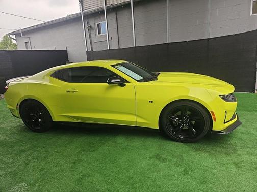 Shock 2020 Chevrolet Camaro 2LT