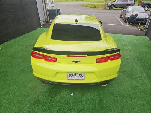 Shock 2020 Chevrolet Camaro 2LT