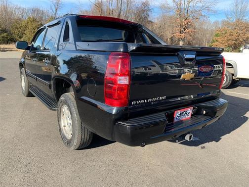 2013 Chevrolet Avalanche LS