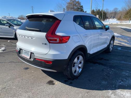2019 Volvo XC40 T5 Momentum