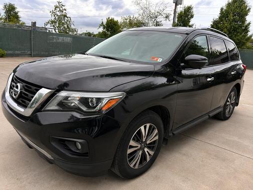 Magnetic Black Metallic 2017 Nissan Pathfinder SL