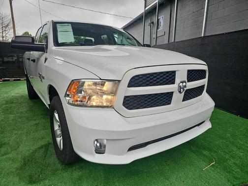 Bright White Clearcoat 2019 RAM 1500 Express