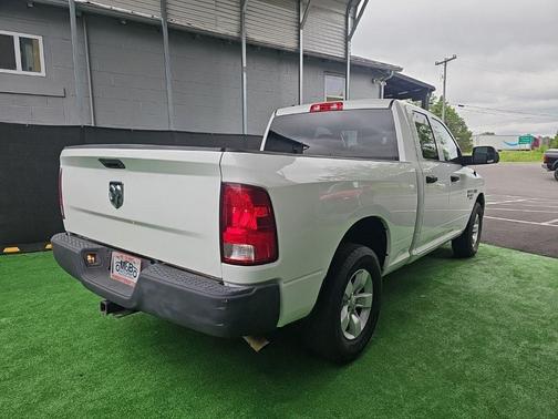 Bright White Clearcoat 2019 RAM 1500 Express