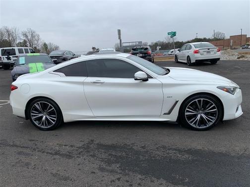 2017 INFINITI Q60 2.0t Premium