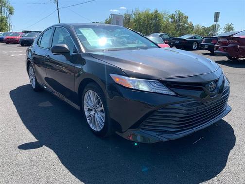 2018 Toyota Camry Hybrid XLE