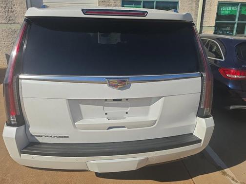 Crystal White Tricoat 2017 Cadillac Escalade ESV Premium Luxury