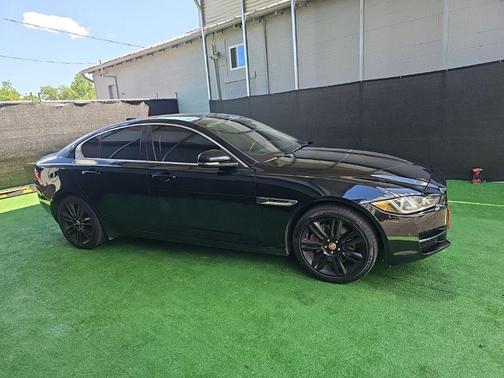 Narvik Black 2019 Jaguar XE 25t Premium