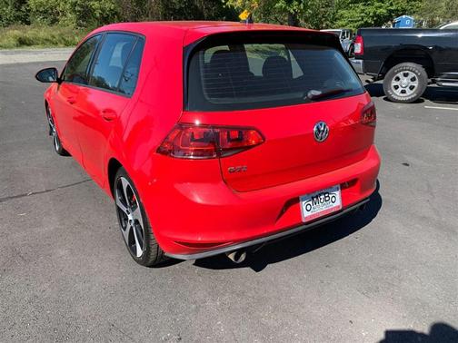 2016 Volkswagen Golf GTI 2.0T SE 4-Door