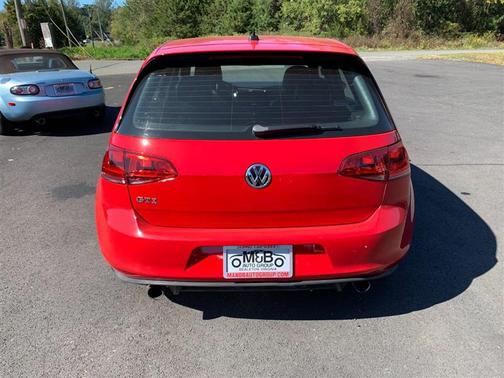 2016 Volkswagen Golf GTI 2.0T SE 4-Door