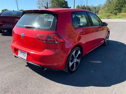 2016 Volkswagen Golf GTI 2.0T SE 4-Door