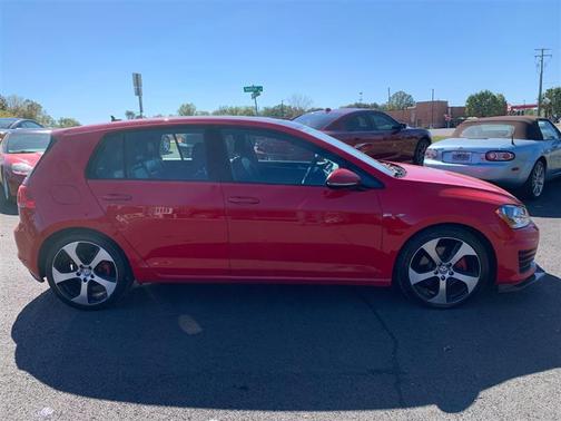 2016 Volkswagen Golf GTI 2.0T SE 4-Door