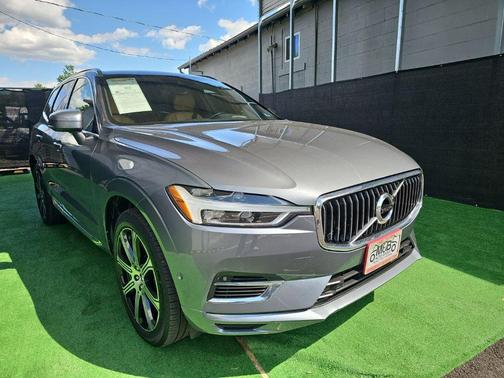 Bursting Blue Metallic 2018 Volvo XC60 Recharge Plug-In Hybrid T8 Inscription