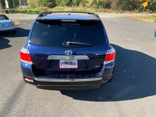 2011 Toyota Highlander SE