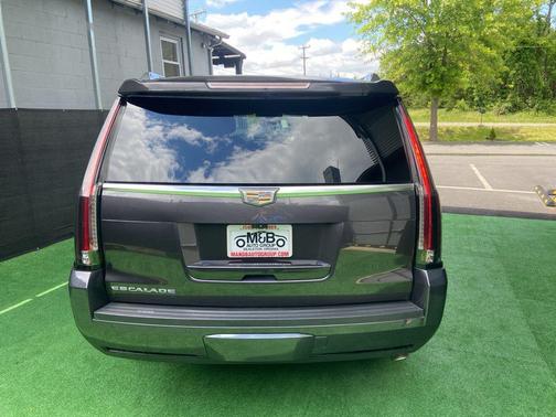 Dark Granite Metallic 2017 Cadillac Escalade Luxury