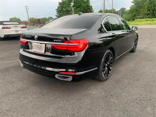 2019 BMW 740 740i