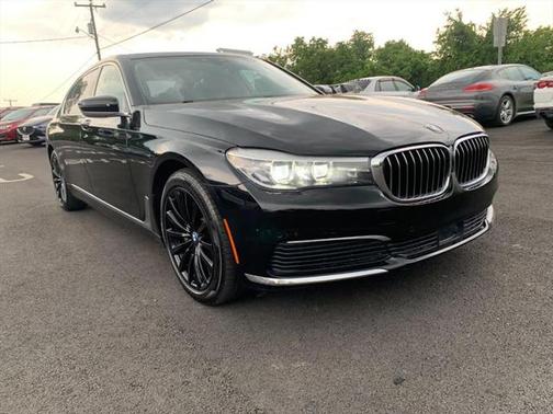 2019 BMW 740 740i