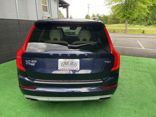 Magic Blue Metallic 2017 Volvo XC90 T6 Momentum