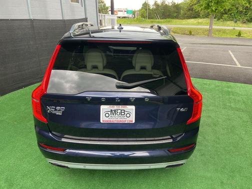 Magic Blue Metallic 2017 Volvo XC90 T6 Momentum