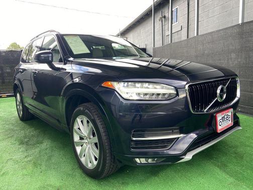 Magic Blue Metallic 2017 Volvo XC90 T6 Momentum
