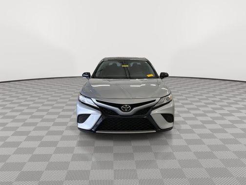 Celestial Silver/Midnight Black Metallic 2019 Toyota Camry XSE