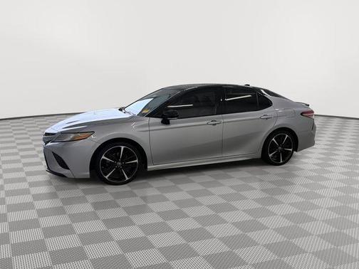 Celestial Silver/Midnight Black Metallic 2019 Toyota Camry XSE