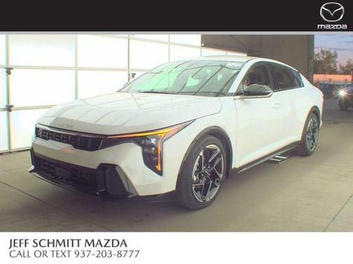 Snow White Pearl 2025 Kia K4 GT-Line