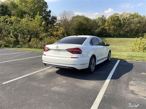 2017 Volkswagen Passat 1.8T R-Line w/Comfort