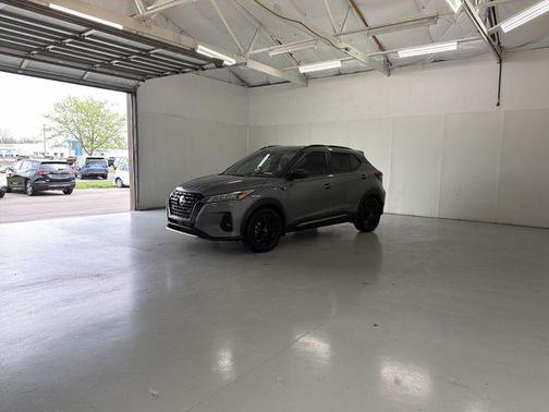 Gun Metallic 2023 Nissan Kicks SR
