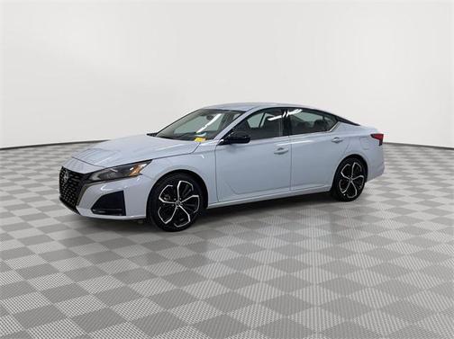 2023 Nissan Altima SR FWD