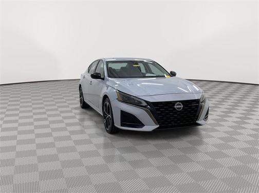 2023 Nissan Altima SR FWD