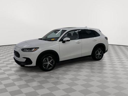 Platinum White Pearl 2024 Honda HR-V EX-L