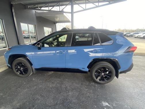 2025 Toyota RAV4 Hybrid SE