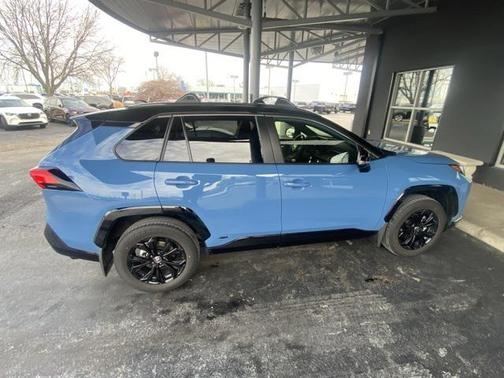 2025 Toyota RAV4 Hybrid SE