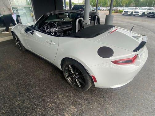 Ceramic Metallic 2016 Mazda MX-5 Miata Club