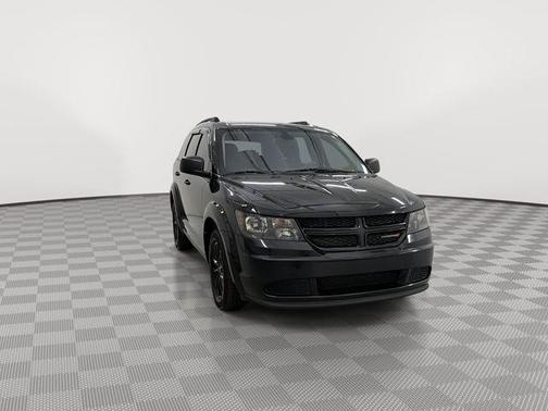 Pitch Black Clearcoat 2020 Dodge Journey SE Value