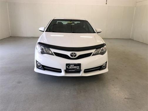 Photo 3 of 29 of 2014 Toyota Camry SE