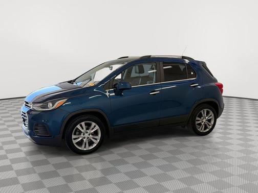 Pacific Blue Metallic 2019 Chevrolet Trax LT
