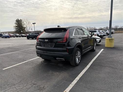 2025 Cadillac XT4 Premium Luxury