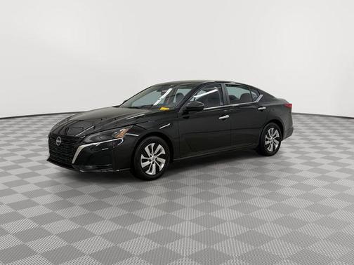 2025 Nissan Altima S FWD
