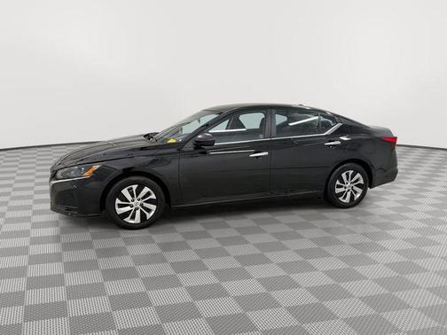 2025 Nissan Altima S FWD