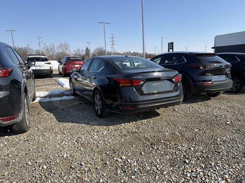 2025 Nissan Altima S FWD