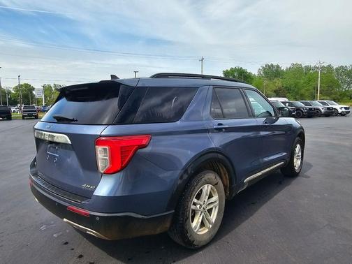 Blue Metallic 2021 Ford Explorer XLT