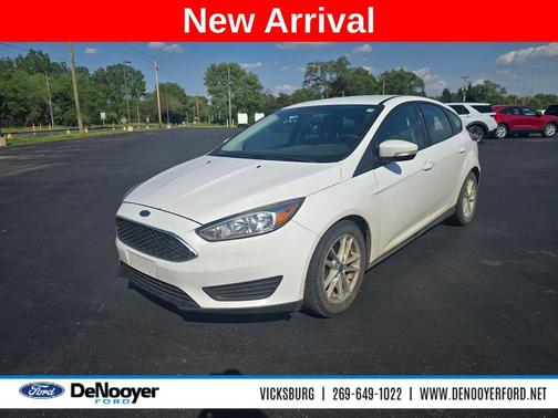 Oxford White 2017 Ford Focus SE