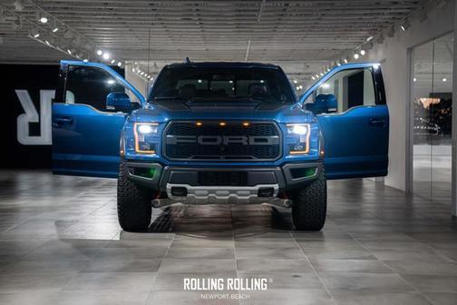 Photo 3 of 32 of 2019 Ford F-150 Raptor